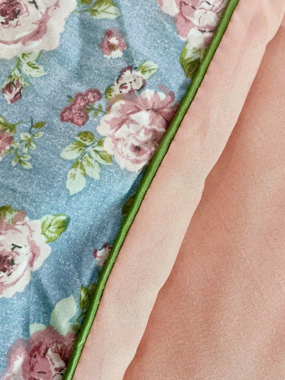 NEWr The Rose Blanket' -  The Fleece Company - Full Size 'Cotton & Soybean Fiber